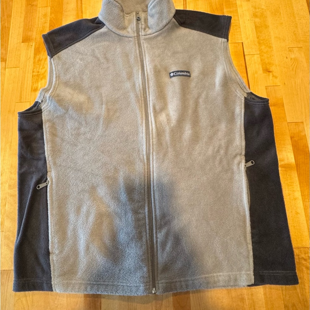 NWOT Columbia Two-Tone Fleece Vest
